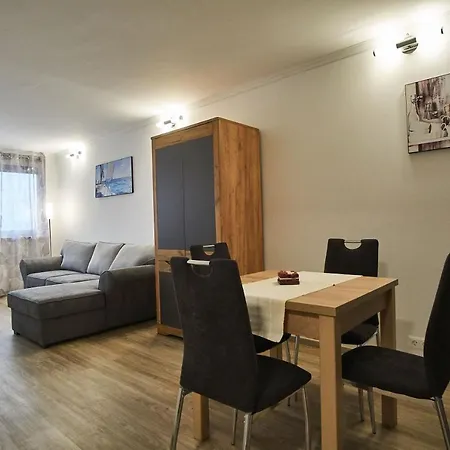 Cadet Apartments - Hostaid Siófok Extérieur photo
