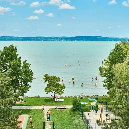 Cadet Apartments - Hostaid Siófok Extérieur photo