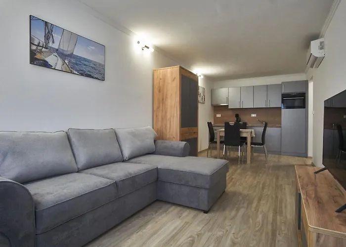 Cadet Apartments - Hostaid